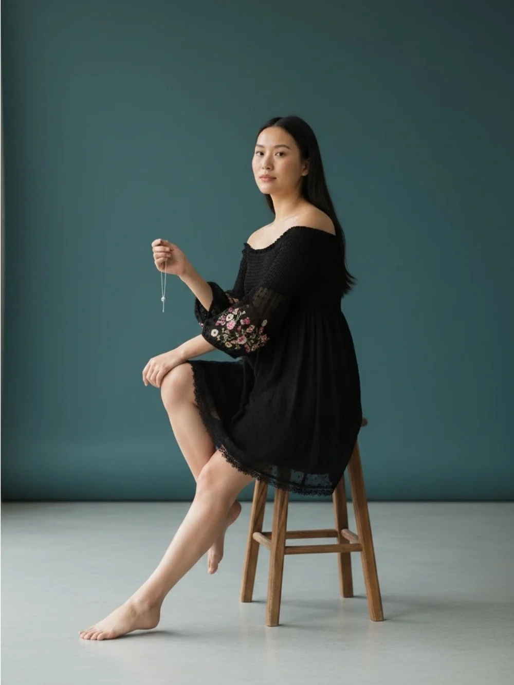 zara off the shoulder embroidered dress Steal: Melissa Forde's Instagram Zara Off-the-Shoulder Floral Embroidered Tunic